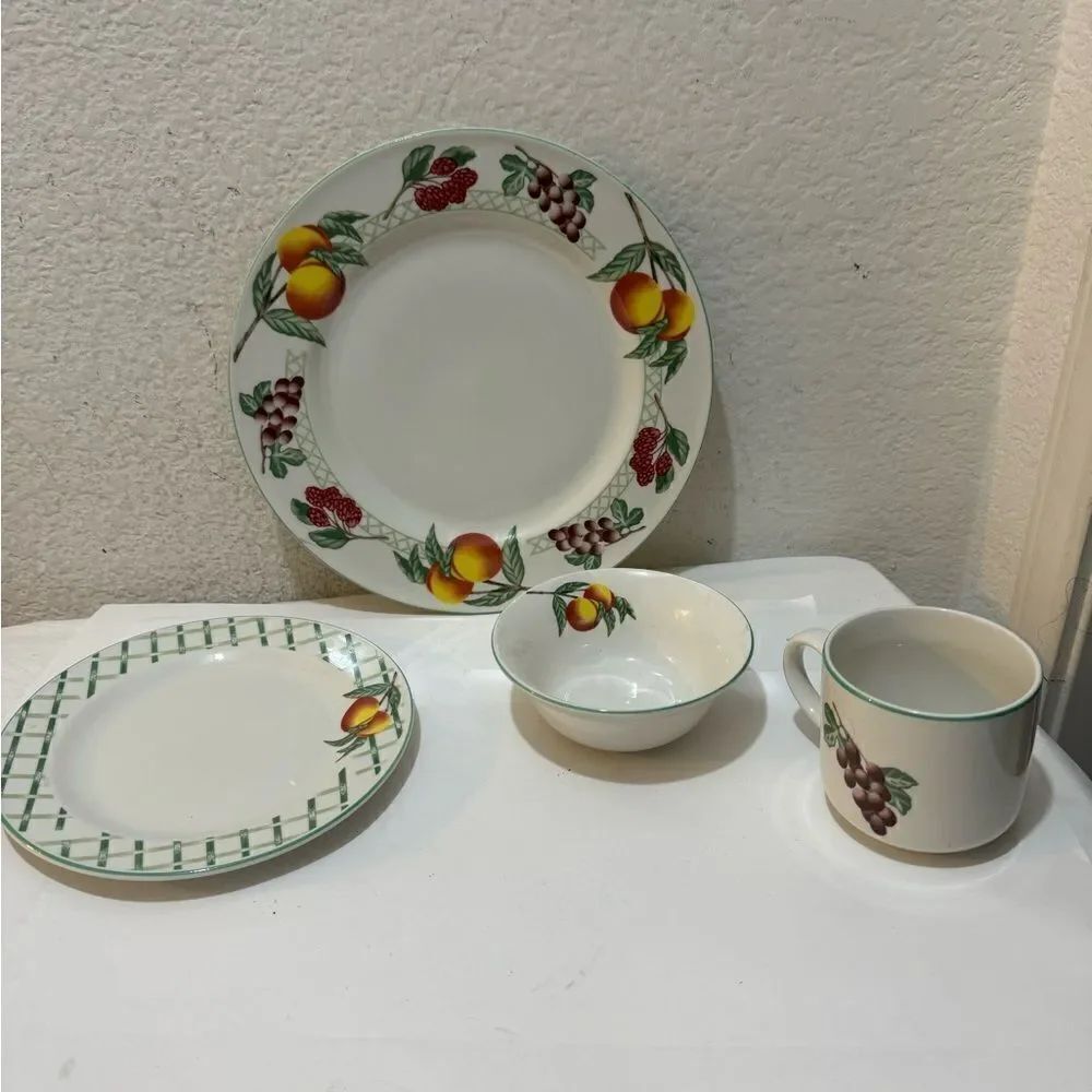 Citation Garden Trellis 4 Piece Place Setting Fruit Lattice